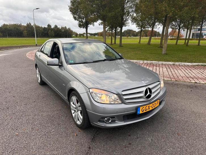 Mercedes-Benz C180 Avantgarde krompressor, Auto's, Mercedes-Benz, Bedrijf, Benzine, Sedan, Handgeschakeld, Geïmporteerd, Zilver of Grijs