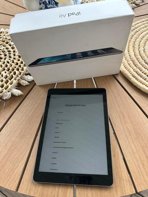 Apple iPad Air, Computers en Software, Apple iPads, Zo goed als nieuw, Overige modellen, 10 inch, 16 GB, Grijs, Ophalen of Verzenden