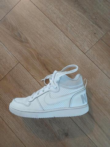 Nike Schoenen Maat 37.5 Zo Goed Als Nieuw beschikbaar voor biedingen