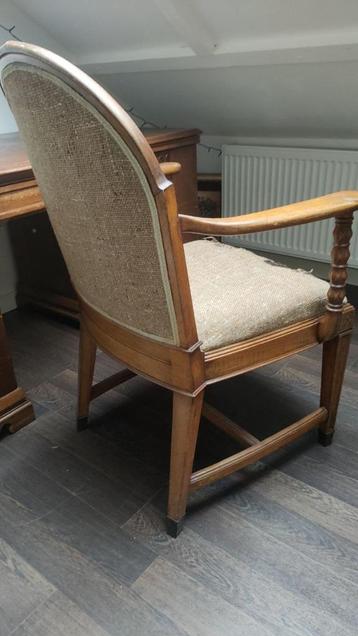 Vintage fauteuil beschikbaar voor biedingen
