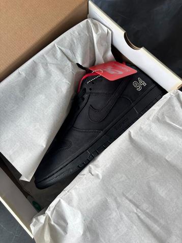 Nike SB Dunk Low Supreme Black EUR41/US8 beschikbaar voor biedingen