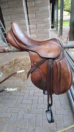 Stubben springzadel 17", Dieren en Toebehoren, Paarden en Pony's | Zadels, Ophalen of Verzenden, Gebruikt, Springen