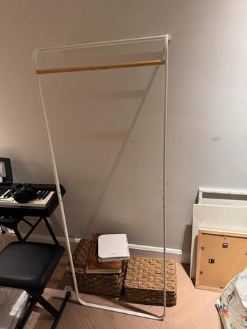 Minimalistische Kledingrek - Gratis Ophalen beschikbaar voor biedingen