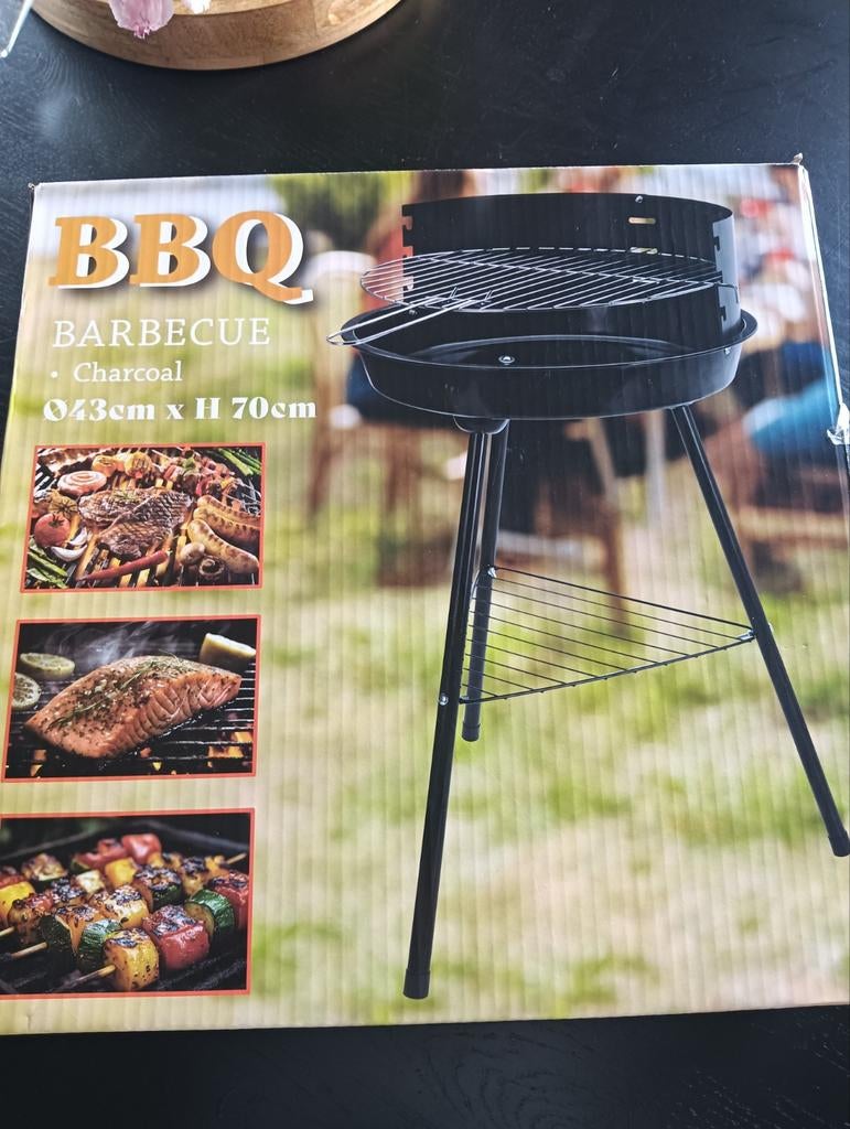Nieuwe Houtskool BBQ - Ø43cm x H 70cm, Tuin en Terras, Houtskoolbarbecues, Nieuw, Ophalen