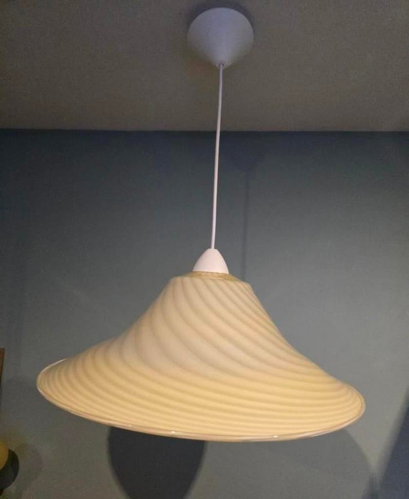 Glazen hanglamp pastel geel, Huis en Inrichting, Lampen | Hanglampen, Ophalen of Verzenden, Zo goed als nieuw, Glas, Minder dan 50 cm