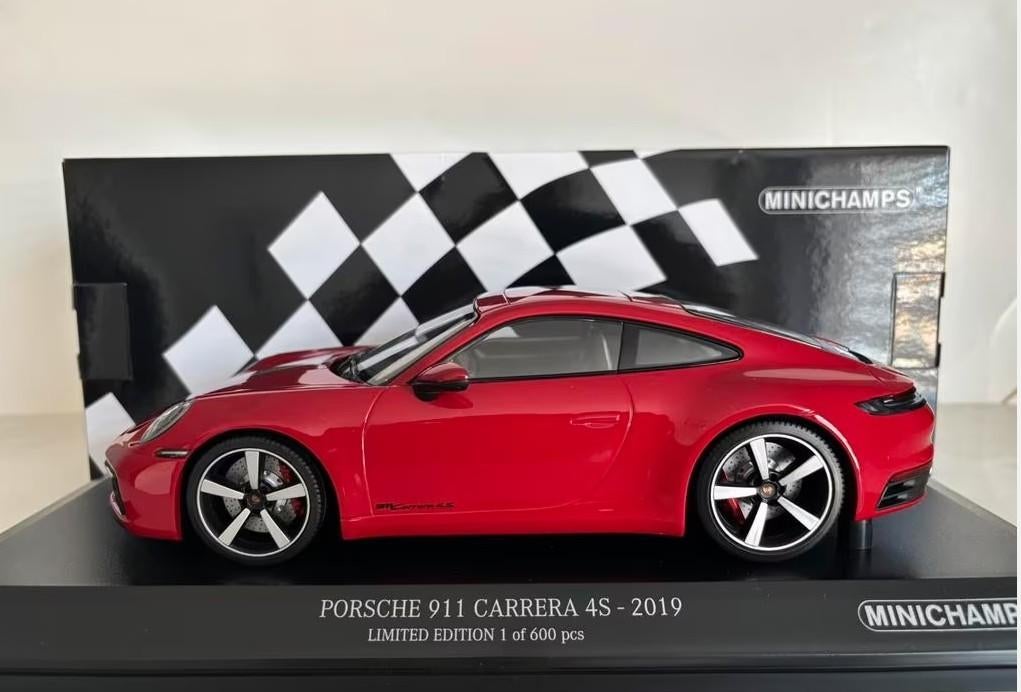 Porsche 911 (992) Carrera 4S Coupe 2019 1:18 (nieuw), Hobby en Vrije tijd, Modelauto's | 1:18, Verzenden, Nieuw, Auto, MiniChamps
