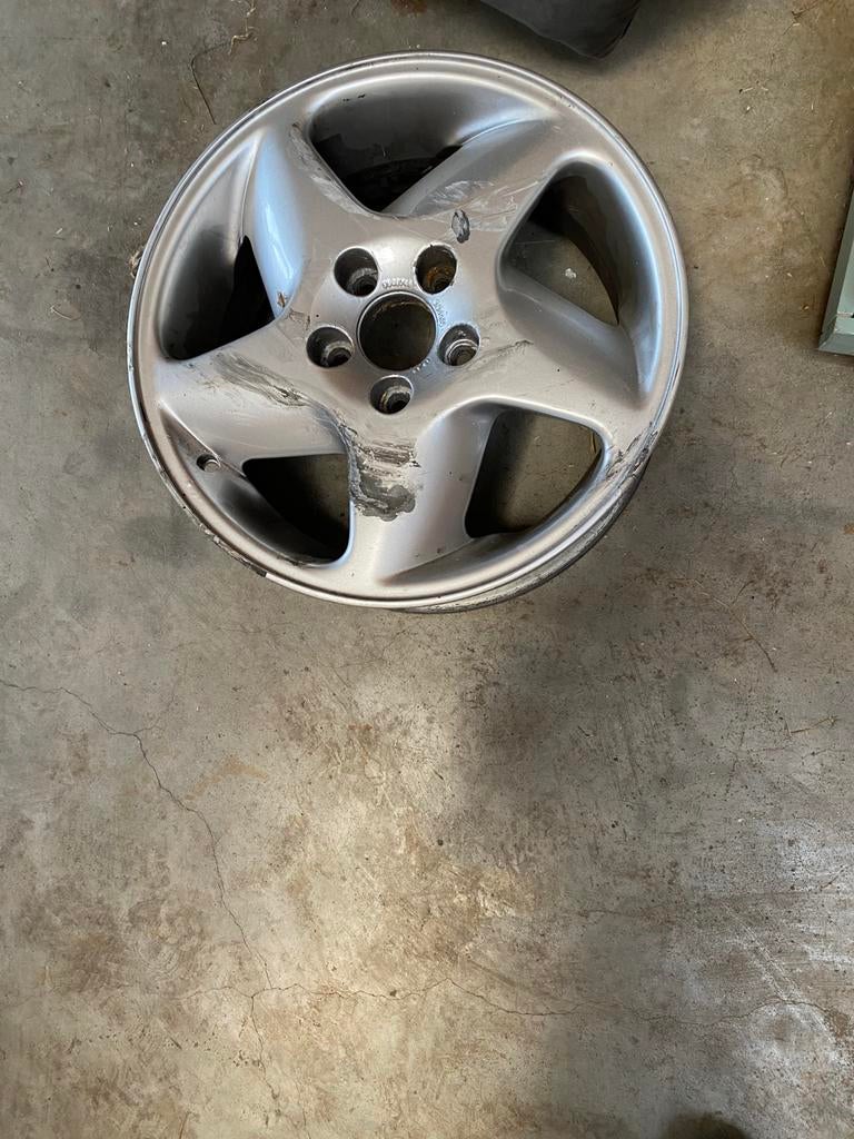 Volvo 850 velg, Ophalen of Verzenden, Zo goed als nieuw