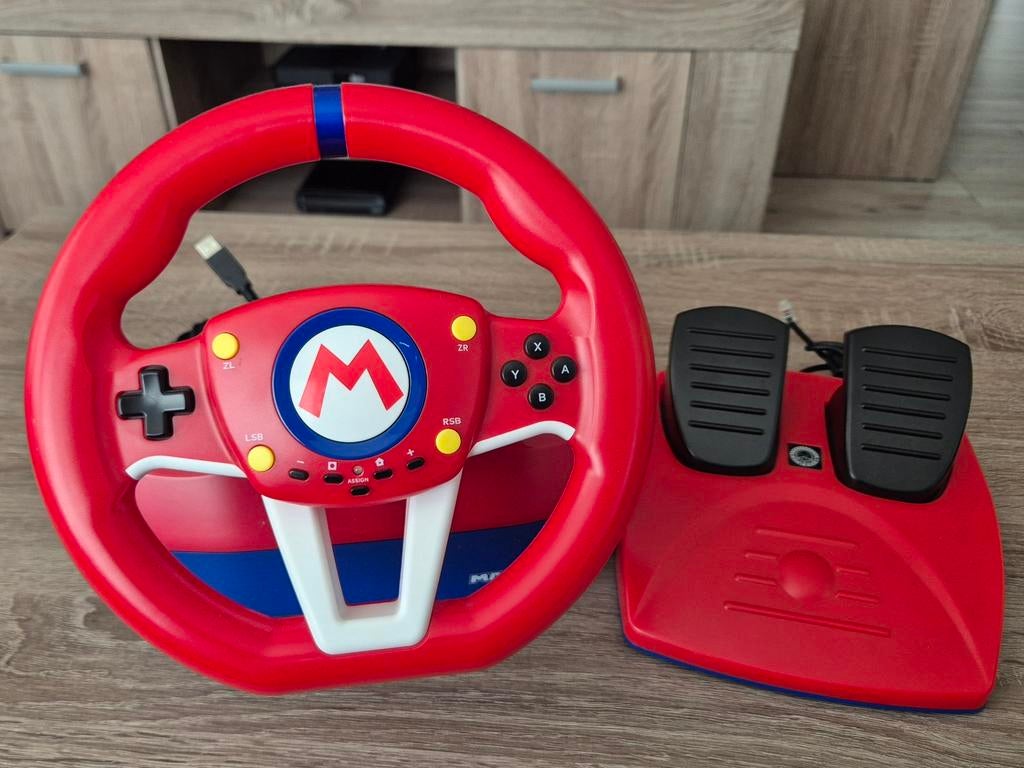 Nintendo Switch Hori Mario kart stuur, Ophalen of Verzenden, Zo goed als nieuw, Switch, Stuurtje of Sportattribuut