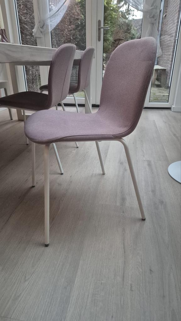 3 IKEA Karlpetter stoelen - Roze zitting, witte poten, Huis en Inrichting, Stoelen, Zo goed als nieuw, Drie, Stof, Overige kleuren