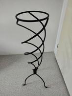 Plantenstandaard zwart metaal. Spiraalvormig., Ophalen, Zo goed als nieuw