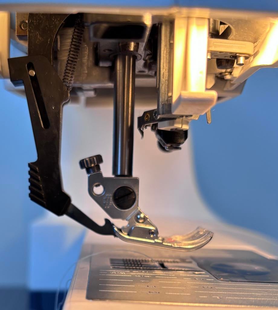 Pfaff met boventransport/  groot onderhoud en in nieuwstaat, Hobby en Vrije tijd, Naaimachines en Toebehoren, Ophalen, Zo goed als nieuw