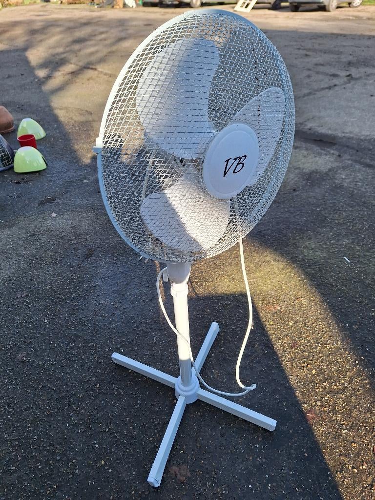 Ventilator op statief, Ophalen, Zo goed als nieuw, Statiefventilator