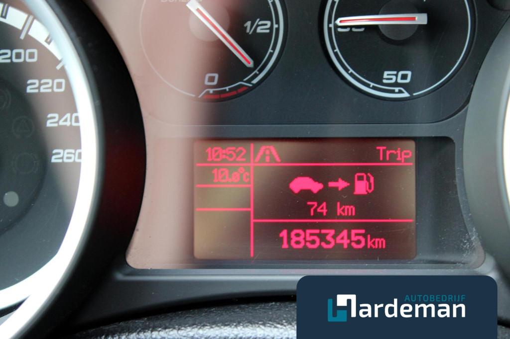 Alfa Romeo Giulietta 1.4 T 170PK Distinctive Clima Navi, Auto's, Voorwielaandrijving, Euro 5, Stof, Gebruikt