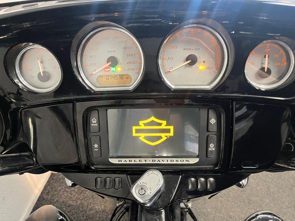 Harley-Davidson STREET GLIDE SP (bj 2017), Motoren, Motoren | Harley-Davidson, 2 cilinders, Harley-Davidson, 1745 cc, Motorrijbewijs A