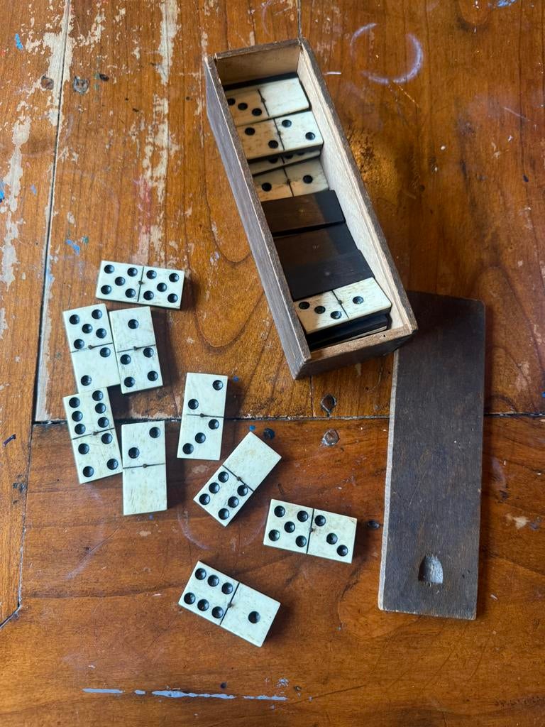 Domino 2x antiek en kompleet, Ophalen of Verzenden