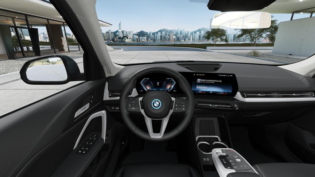 BMW iX1 eDrive20 Pure Edition / Adaptieve LED / Comfort Acce, Auto's, BMW, Zwart, Leder, Nieuw, SUV of Terreinwagen