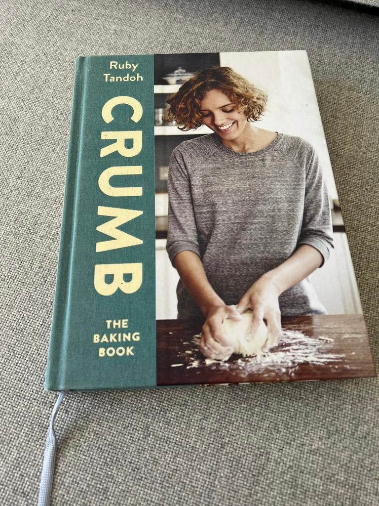 CRUMB Ruby Tandoh kookboek / bakboekoek, Ophalen of Verzenden, Zo goed als nieuw