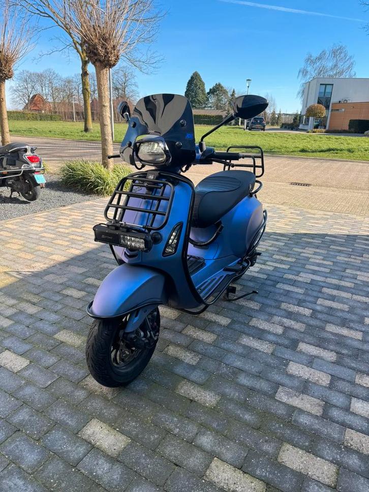 Vespa sprint, Fietsen en Brommers, Scooters | Vespa, Zo goed als nieuw, Overige modellen, Benzine, Ophalen