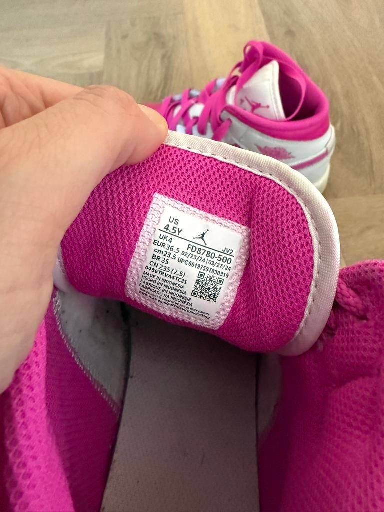 Nike Jordan 1 wit roze maat 36,5, Gebruikt, Meisje, Sportschoenen, Ophalen of Verzenden