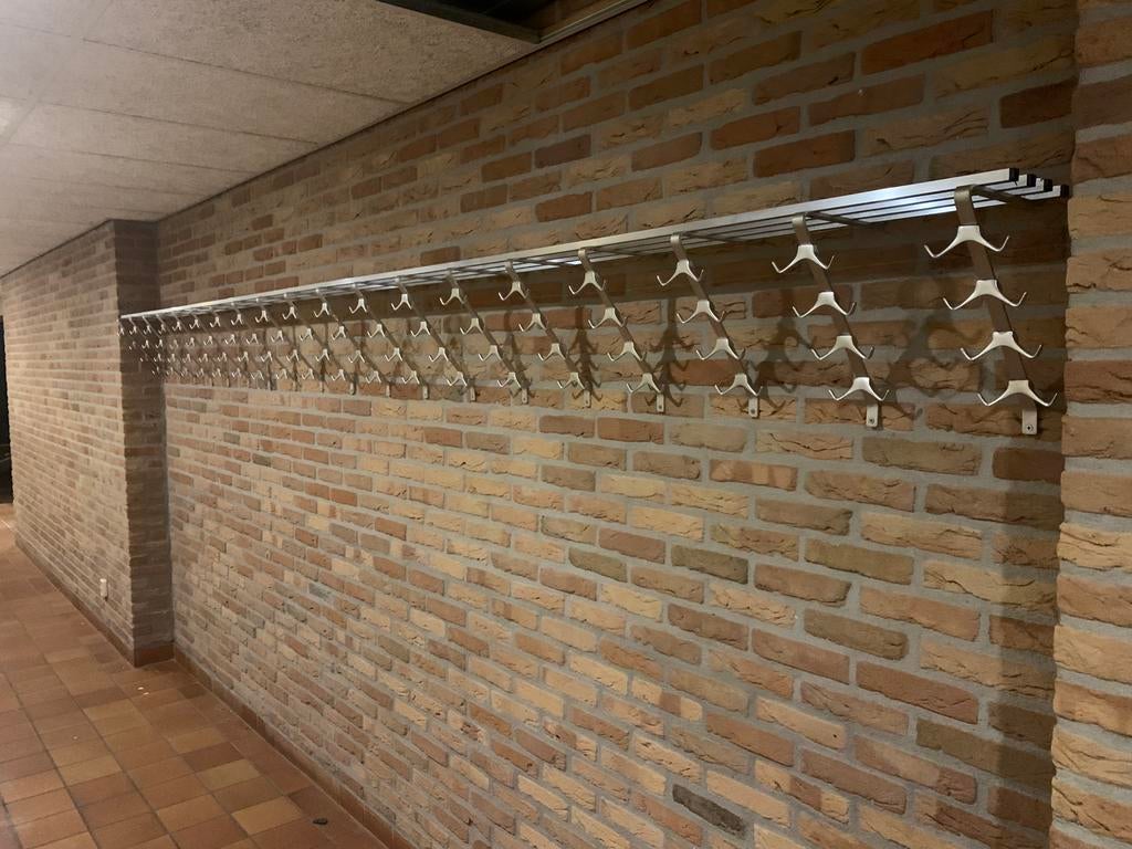 Lange garderobe kapstok 4,5 meter lang, Huis en Inrichting, Woonaccessoires | Kapstokken, Ophalen, Hout, Wandkapstok, Minder dan 100 cm