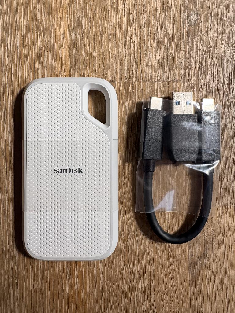 Externe harde schijf SanDisk Extreme Portable SSD 2TB wit, Computers en Software, Harde schijven, 2TB, SSD, Nieuw, Desktop