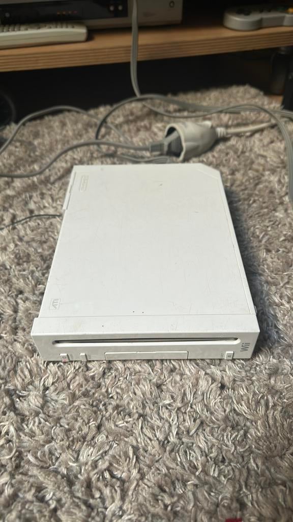 Losse wii werk wel met niks erbij discdrive kapot, Ophalen of Verzenden, Gebruikt, Zonder controller