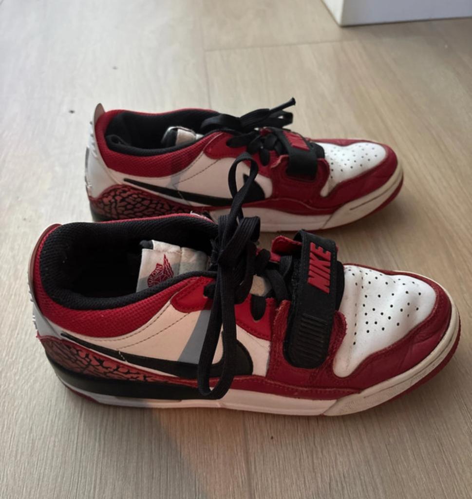 Air Jordan Flight 45 in maat 39, Ophalen of Verzenden, Zo goed als nieuw, Schoenen