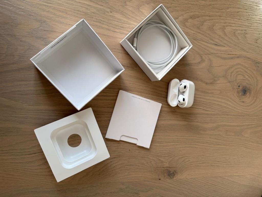 Apple AirPods 3 Gen met MagSafe case, Telecommunicatie, Mobiele telefoons | Oordopjes, In gehoorgang (in-ear), Draadloos opladen