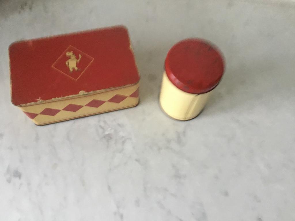 2 bolletje blikken ontbijtkoek en panneermeel, Ophalen of Verzenden, Gebruikt, Overige, Bolletje