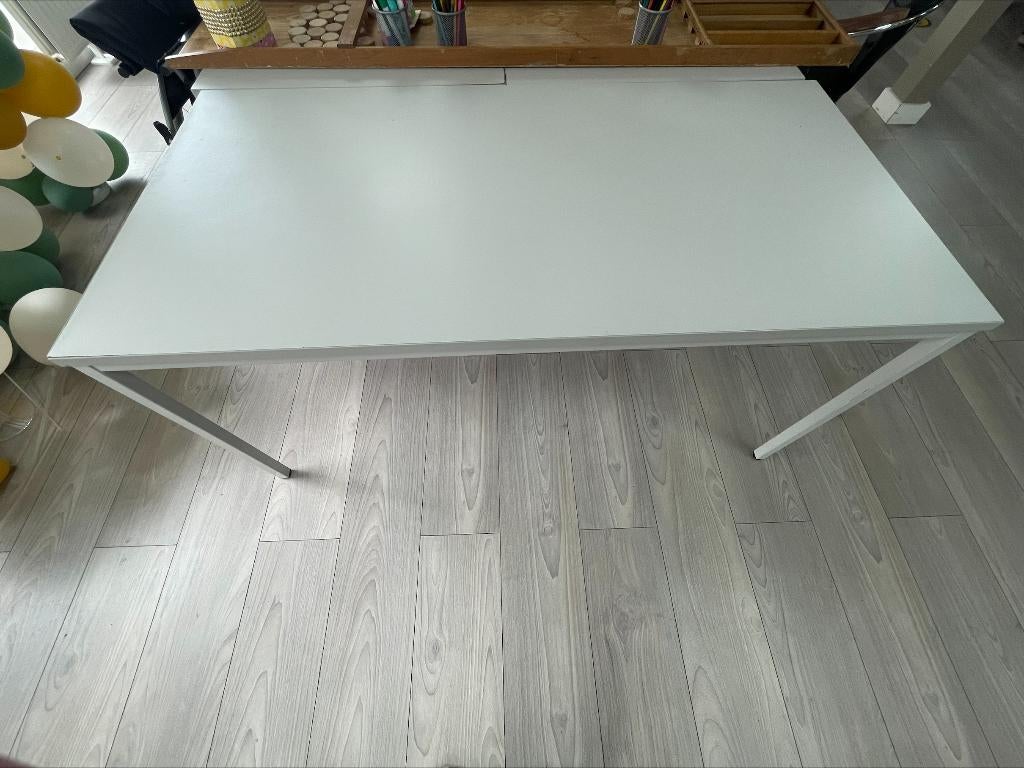 12 lichtgrijze tafels, Huis en Inrichting, Ophalen, Gebruikt, Overige materialen, 50 tot 100 cm