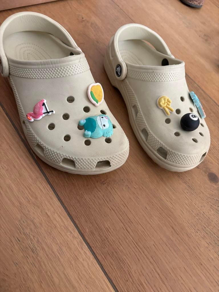 Crocs maat 4, Ophalen of Verzenden, Gedragen, Beige, Slippers