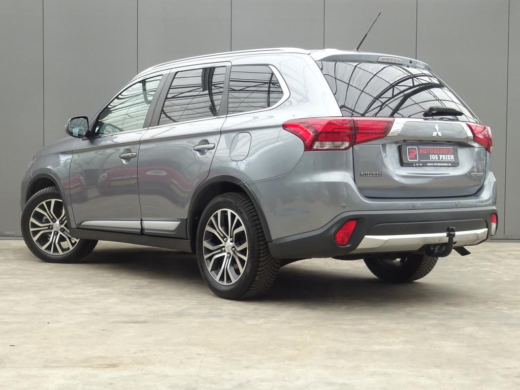 Mitsubishi Outlander 2.2 DI-D Instyle 4WD * MEEST LUXE UITV., Auto's, Mitsubishi, Automaat, 4 cilinders, 7 stoelen, Bedrijf