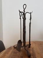 Antieke smeedijzeren haardset - 4-delig, Huis en Inrichting, Haarden, Ophalen of Verzenden, Gebruikt, Vrijstaande haard, Overige soorten