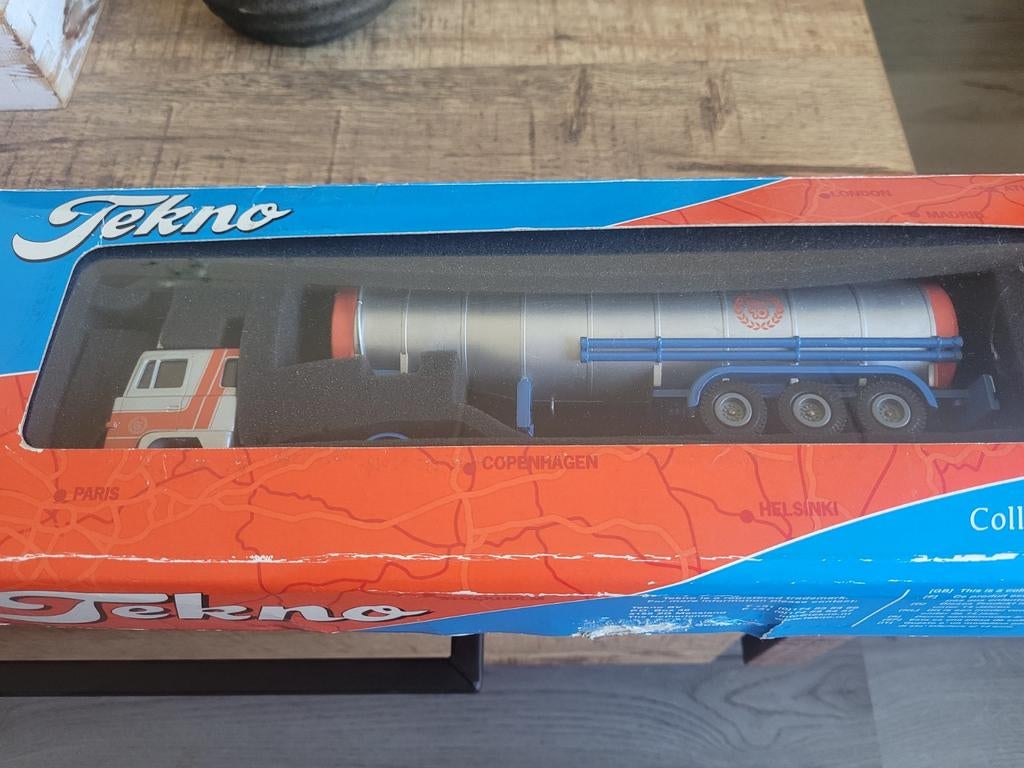 Scania/volvo tien jaar tekno, Hobby en Vrije tijd, Modelauto's | 1:50, T, Nieuw, T, Tekno