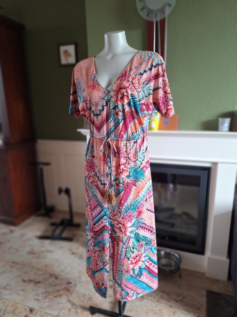 K-design roze bloemen jurk met gouden kwastjes en bies M, Maat 38/40 (M), K-design, Verzenden, Zo goed als nieuw