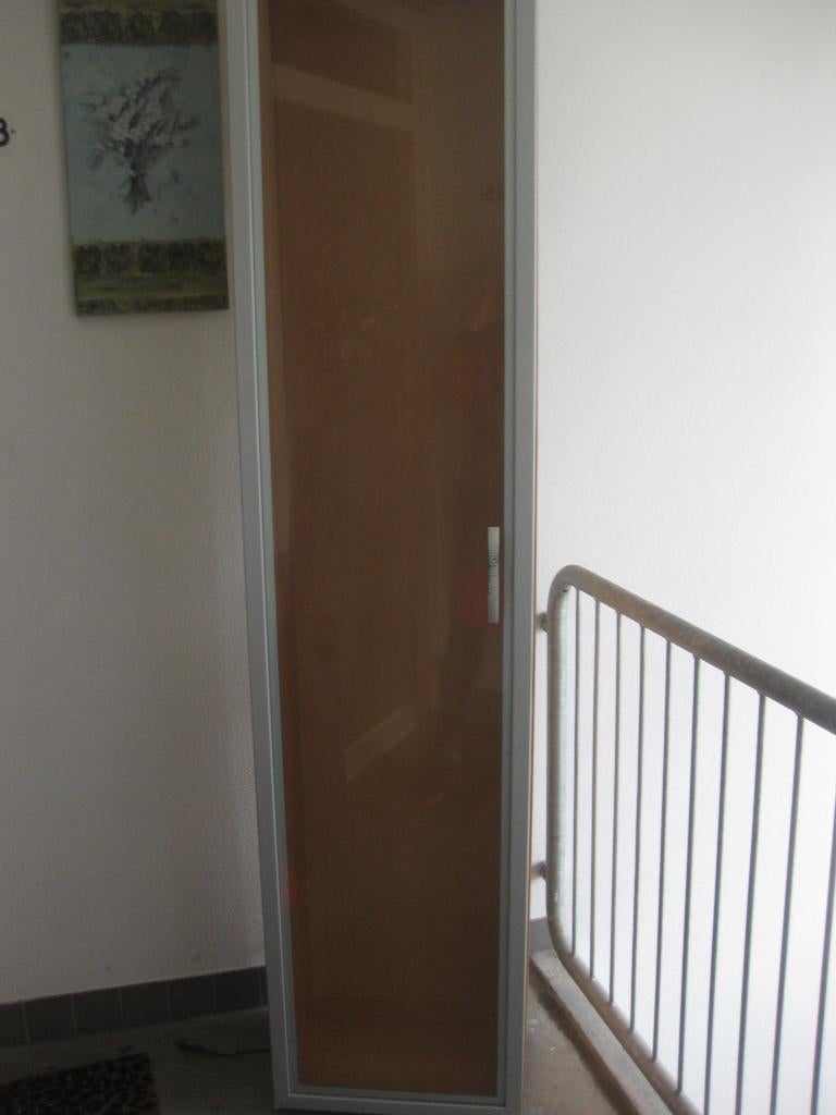 Hoge vitrinekast met 5 glazen plankjes, Huis en Inrichting, Kasten | Vitrinekasten, Ophalen, Met plank(en), Minder dan 50 cm, Gebruikt