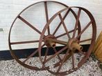 Set van 2 Antieke Gietijzeren Wagenwielen - Decoratief, Ophalen