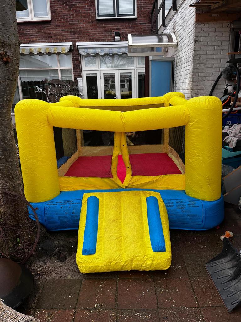 Springkussen inclusief 2 luchtblazers, Ophalen, Gebruikt