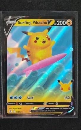 Pokemon Surfing Pikachu V Celebrations, Hobby en Vrije tijd, Verzamelkaartspellen | Pokémon, Ophalen of Verzenden, Zo goed als nieuw