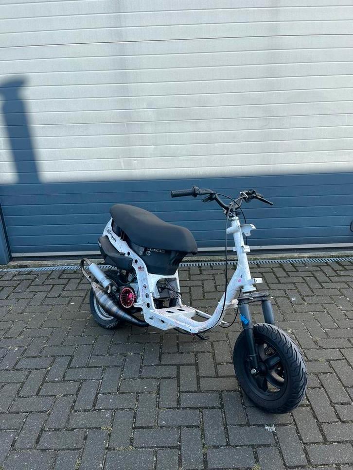 malossi 6t frame racer, Fietsen en Brommers, Scooters | Piaggio, Gebruikt, Overige modellen, Benzine, Ophalen