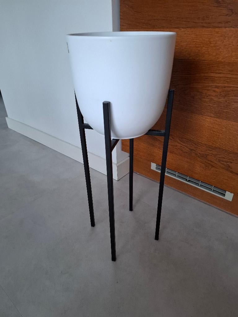 Bloempot op standaard, Ophalen, Rond, Binnen, Zo goed als nieuw