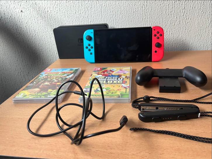 Nintendo Switch Blauw Rood BIEDEN, Spelcomputers en Games, Games | Nintendo Switch, Zo goed als nieuw, Avontuur en Actie, Vanaf 7 jaar