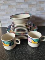 Klein kleurrijk serviesje ongeveer 2 personen, Ophalen of Verzenden, Overige stijlen, Overige typen