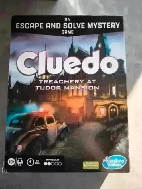 Hasbro Gaming Cluedo Treachery at Tudor Mansion, Ophalen of Verzenden, Nieuw