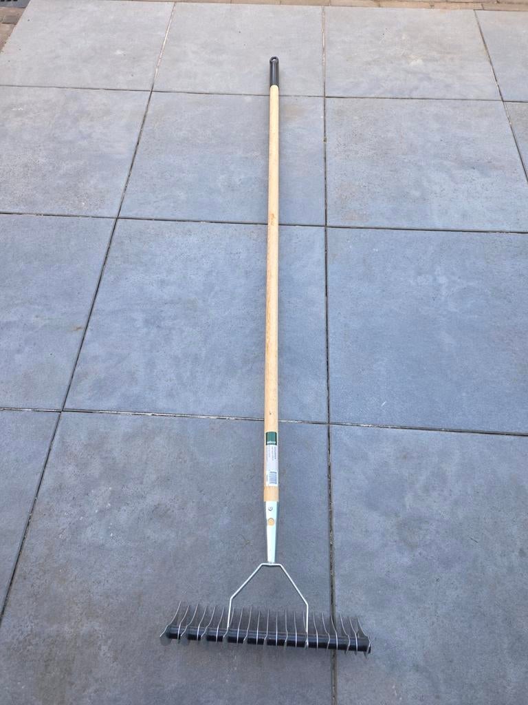 Verticuteerhark met houten steel 1xgebruikt, Tuin en Terras, Ophalen, Gebruikt, Onbekend