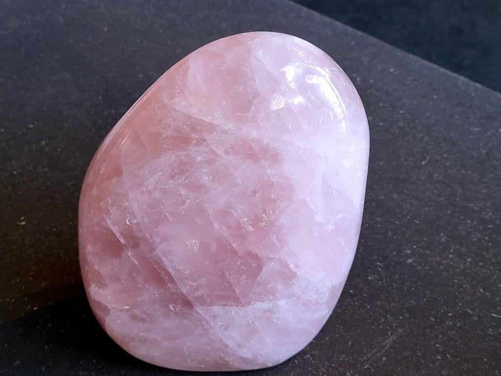 Rozenkwarts, 2,6 kg, 28,- euro, Kunstgalerie Arnold., Ophalen of Verzenden, Mineraal
