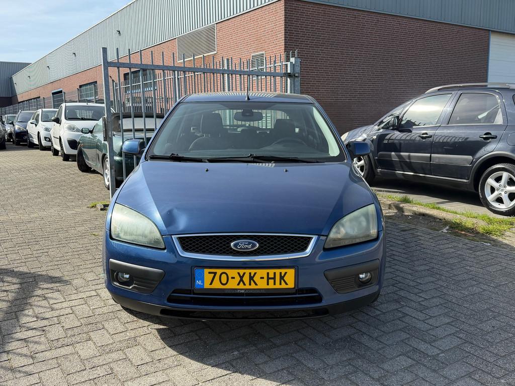 Ford Focus 1.6-16V Futura 5 deurs! Airco l Cruise l LM velge, 1596 cc, Zwart, 4 cilinders, Blauw