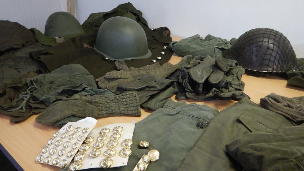 beurs verkoop militaria museum uitrusting, Tickets en Kaartjes, Beurzen, Drie personen of meer, April