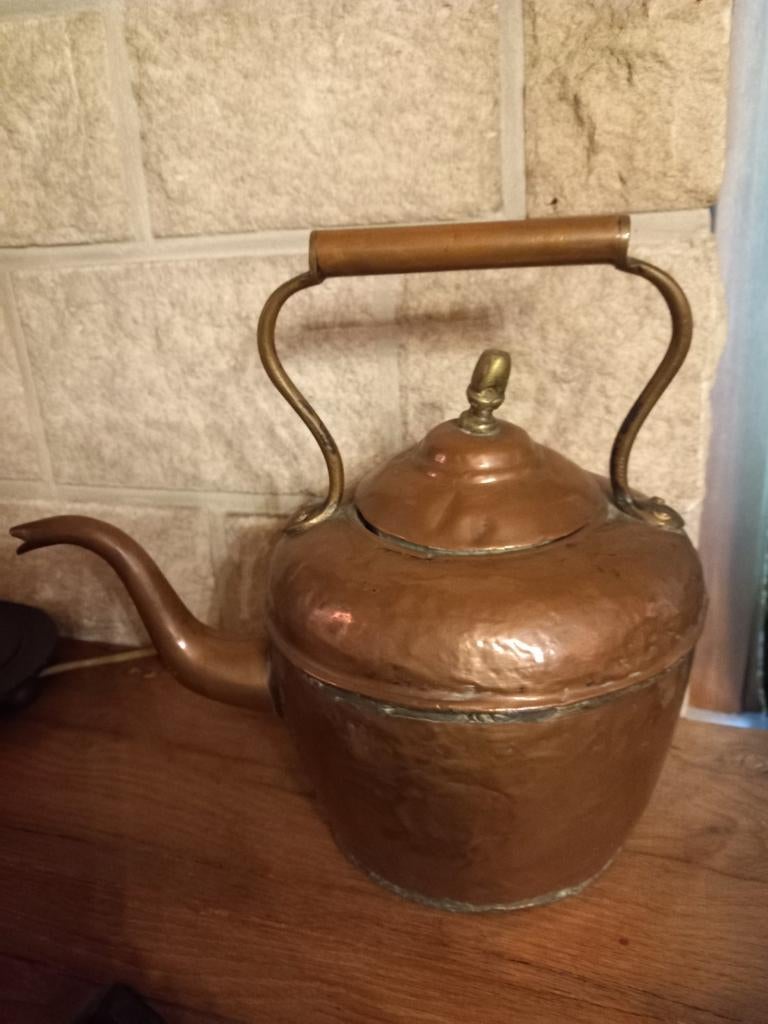 Antieke koperen ketel met houten handvat, Antiek en Kunst, Ophalen of Verzenden, Koper