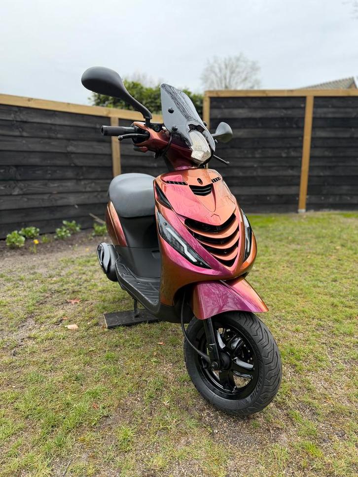 Piaggio zip ‼️Nieuwstaat‼️, Fietsen en Brommers, Brommeronderdelen | Scooters, Ophalen